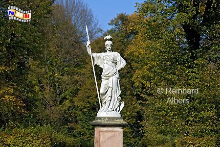 Statue eines Kriegers im Park vom Schloss Charlottenburg, Berlin, Schloss, Charlottenburg, Park, Albers, foreal, Foto