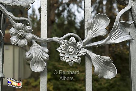 Detail vom Eingangstor der Villa Langenscheidt am Wannsee., Berlin, Wannsee, Langenscheidt, Villa, Tor, Gitter, Albers, Foto, foreal