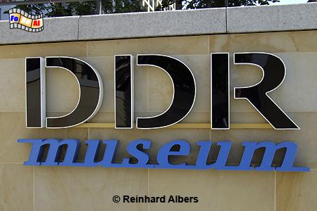 Das DDR-Museum in der Karl-Liebkneckt-Str.1 an der Spree vermittelt Eindr�cke vom Alltagsleben in der DDR. Es bezeichnet sich als eines interaktivsten Museen Europas., Berlin, DDR, Museum, Alltag, Albers, foreal, Foto