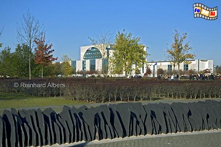 Denkmal fr die 89 von den Nationalsozialisten ermordeten Reichstagsabgeordneten, Berlin, Reichstag, NS-Terror, Abgeordnete, Denkmal, Albers, foreal, Foto