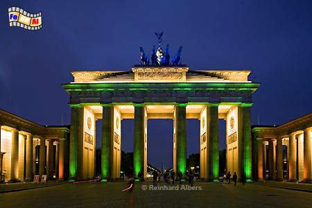 Brandenburger Tor bunt angestrahlt w�hrend des Festival-of-Lights im Oktober 2007, Berlin, Brandenburger, Tor, Langhans, Albers, Foto, foreal