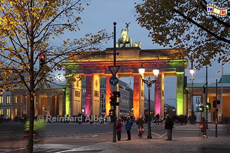 Brandenburger Tor bunt angestrahlt w�hrend des Festival-of-Lights., Berlin, Brandenburger, Tor, Langhans, Albers, Foto, foreal,