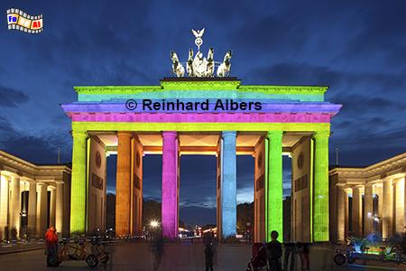 Brandenburger Tor bunt angestrahlt w�hrend des Festival-of-Lights., Berlin, Brandenburger, Tor, Langhans, Albers, Foto, foreal,
