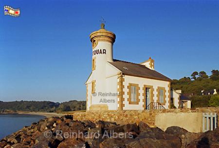 Der Leuchtturm Nantouar an der Nordkste stlich von Perros Guirec., Bretagne, Leuchtturm, Nantouar