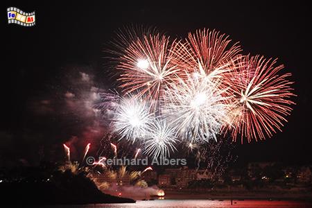 Feuerwerk in Dinard von Saint-Malo aus gesehen., Frankreich, Bretagne, Saint-Malo, Feuerwerk, Albers, Foto, foreal,
