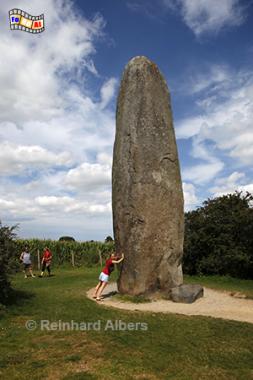 Menhir de Champ-Dolent bei Dol-de-Bretagne, Frankreich, Bretagne, Dol, Menhir, Champ-Dolent. Hinkelstein, Albers. Foto, foreal,