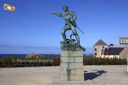 Denkmal f�r Robert Surcouf (1773-1827), �berfiel im frz. Auftrag britische Schiffe im �rmelkanal., Frankreich, Bretagne, Saint-Malo, Surcouf, Albers, Foto, foreal,