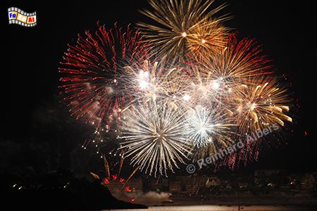 Feuerwerk in Dinard von Saint-Malo aus gesehen., Frankreich, Bretagne, Saint-Malo, Albers, Foto, foreal,