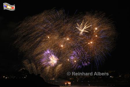 Feuerwerk in Dinard von Saint-Malo aus gesehen., Frankreich, Bretagne, Saint-Malo, Feuerwerk, Albers, Foto, foreal,