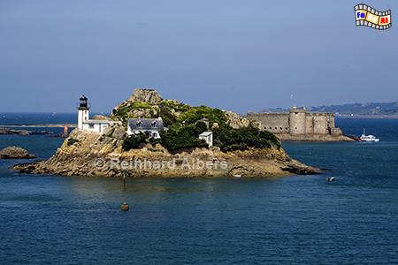 le Lout mit dem Leuchtturm und dem Chteau du Taureau im Hintergrund., Bretagne, Leuchtturm, Taureau, Morlaix, Baie, Feu, Enez, Louet.