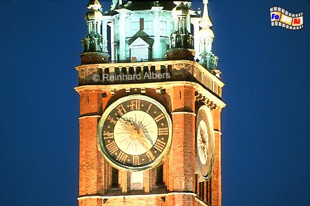 Die große Uhr am Rathausturm stammt aus dem Jahr 1561., Polen, Danzig, Gdańsk, Długi, Targ, Langer, Markt, Ratusz, Rathaus, Rechtstadt, Albers, Foto, foreal