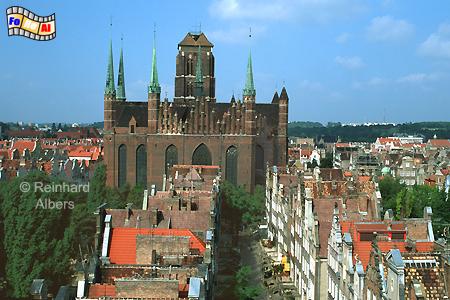 Gdańsk (Danzig) - Kościl Mariacki.
Die Marienkirche mit der Ulica Mariacka (Frauengasse) im Vordergurnd., Gdańsk (Danzig) - Kościl Mariacki.