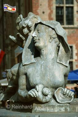 Figurenschmuck am Fontana Neptuna (Neptunbrunnen) auf dem 
Długi Targ (Langen Markt). Die Figuren fertigte Johann Karl Stender in den Jahren 1757-61 im Rahmen einer Umgestaltung des Brunnens im Stil des Rokokos., Polen, Danzig, Gdańsk, Neptunbrunnen, Langer, Markt, Długi, Targ, Blocke, Albers, Foto, foreal