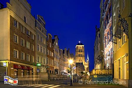 Ulica Piwna (Jopengasse) mit Blick auf die Marienkirche., Polen, Danzig, Gdańsk, Piwna, Jopengasse, Marienkirche, Albers, Foto, foreal