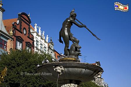 Długi Targ (Langer Markt). Der Neptunbrunnen vor dem Artushof., Polen, Danzig, Gdańsk, Długi, Targ, Langer, Markt, Rechtstadt, Neptunbrunnen, Fontana, Albers, Foto, foreal