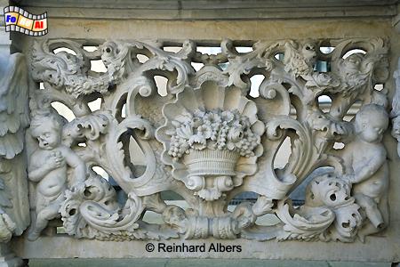 Długi Targ (Langer Markt).
Balustrade eines Beischläges, so werden in Danzig die erhöhten, den Häusern vorgelagerten Terrassen genannt., Polen, Danzig, Gdańsk, Długi, Targ, Langer, Markt, Rechtstadt, Beischläge, Bürgerhäuser, Albers, Foto, foreal