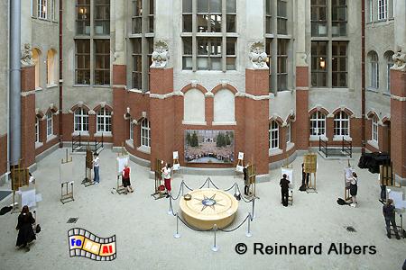 Polytechnikum Innenhof mit Kunststudenten, Polen, Danzig, Gdańsk, Polytechnikum, Universitt, Foto, Albers, foreal,