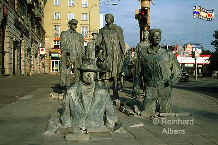 Wrocław (Breslau) - Denkmal , dass das Auftauchen der vertriebenen in einer vollkommen fremden und neuen Welt zeigt., Polen, Polska, Breslau, Wroclaw, Niederschlesien, foreal, Albers, foto, Vertriebene, Vertreibung