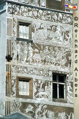 Legnica (Liegnitz) - Haus zum Wachtelkorb mit reichdekorierter Fassade, Polen, Polska, Schlesien, Legnica, Liegnitz, Schloss, foreal, Albers, Foto