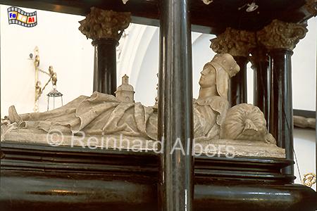 Trzebnica (Trebnitz) - Grabmal (1680) der Heiligen Hedwig in einer Kapelle der Klosterkirche., Polen, Polska, Schlesien, Kloster, Zisterzienser, Hedwig, Trebnitz, Trzebnica