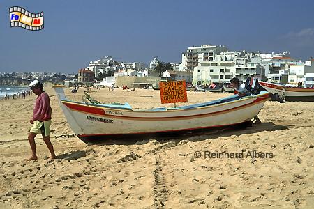 Fischerboot am Strand von Arma��o de P�ra., Portugal, Algarve, Arma��o de P�ra, Fischerboot, Strand, Albers, Foto, foreal,