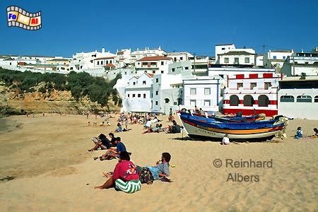 Carvoreiro - Ortskern und Strand., Portugal, Algarve, Carvoeiro, Bucht, Felsenkste, Foto, Albers, foreal,