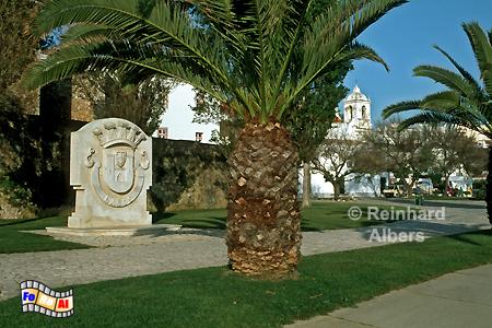 Lagos - Grnanlagen vor der Stadtbefestigung., Portugal, Algarve, Lagos, Stadtmauer, Albers, Foto, foreal,