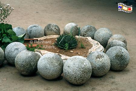 Kanonenkugeln in der Festung von Elvas., Portugal, Alentejo, Elvas, Kanonenkugeln, Albers, Foto, foreal,