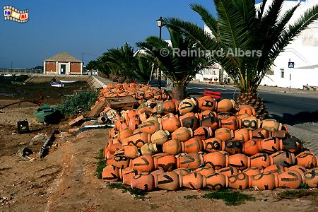 Santa Luzia - Tonkr�ge zum Fang von Tintenfischen, Portugal, Algarve, Luiza, Tonkr�ge, Albers, Foto, foreal,