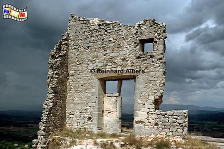 Lacoste, Ruine der Burg wo der Marquis de Sade sein Unwesen getrieben hat., 