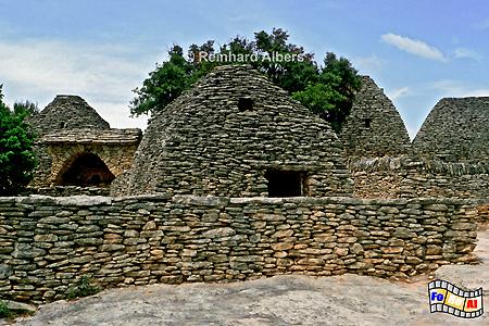 Village des Bories - Freilichtmuseum tradioneller Steinhtten in der Nhe von Gordes, Frankreich, France, Provence, Borie, Steinhtten, Freilichtmuseum, Gordes, foreal, Albers