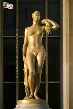Goldene Art Deco-Figur am Palais de Chaillot, Paris, Palais, Chaillot, Trocadro, Albers, Foto, foreal,
