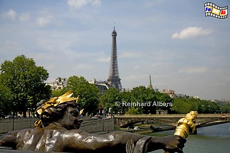 Pont Alexandre III mit Eiffelturm im Hintergrund., Frankreich, France, Paris, Pont, Alexandre III, Seine, Eiffelturm, foreal, Albers,