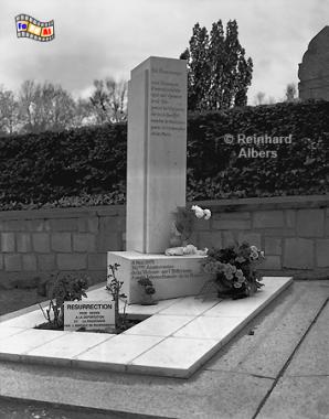 Mahnmal für die im Kampf gegen die Naziherrschaft gefallenen kommunistischen Frauen., Paris, Mahnmal, Père Lachaise, Friedhof, Cimtière, Albers, Foto, foreal,