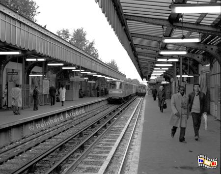 Metrostation Barbs-Rochechouart, Paris, Metro, Barbs, Rochechouart, Albers, Foto, foreal,