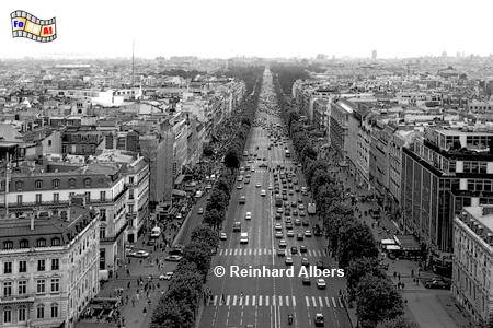 Die Champs-lyses aufgenommen von der Aussichtsterrasse des Arc de Triomphe., Paris, Arc de Triomphe, Triumphbogen, Champs-Elysees, Albers, Foto, foreal,
