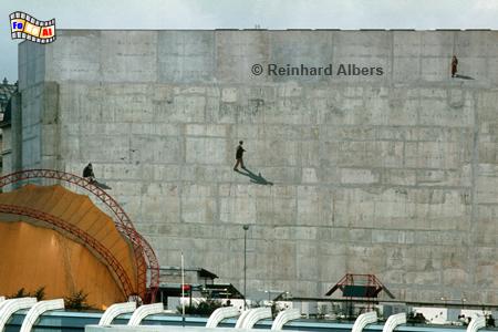 Fassadenkunst in der Bauphase des Forum des Halles - Aufnahme am 28. Mrz 1980., Paris, Forum des Halles, Fassadenkunst, Albers, Foto, foreal,
