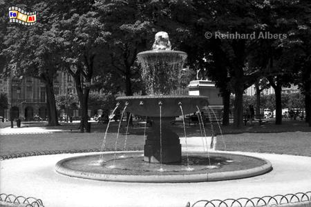 Springbrunnen auf dem Place des Vosges., Paris, Place des Vosges, Springbrunnen, Font�ne, Albers, Foto, foreal,
