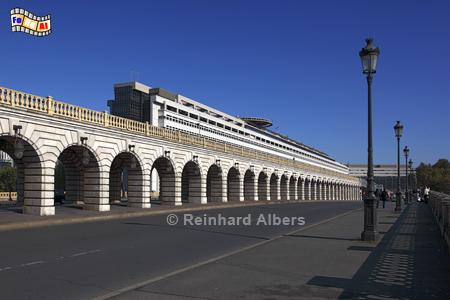 Bont de Bercy mit dem Finanzministerium dahinter., Paris, Pont de Bercy, Metro, Seine, Albers, Foto, foreal,
