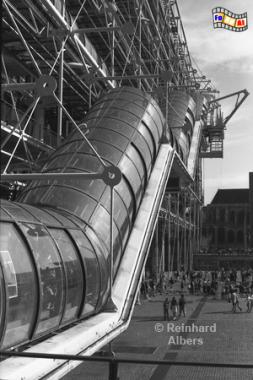 Centre Pompidou - Glasrhren mit Rolltreppen., Paris, Centre, Pompidou, Beaubourg, Albers, Foto, foreal,