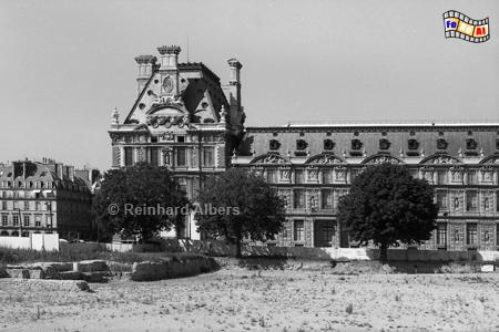 Innenhof des Louvre im Juli 1990., Frankreich, France, Paris, Louvre, Ancien Louvre, foreal, Albers, Foto,