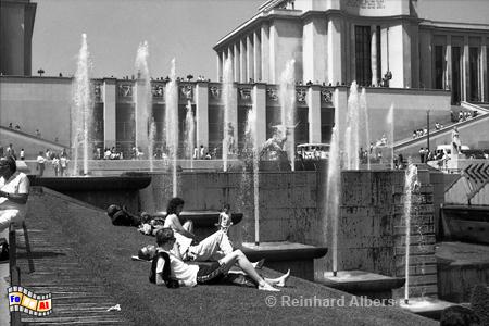 Wasserspiele am Trocadro mit dem Palais de Chaillot im Hintergrund., Paris, Palais, Chaillot, Trocadro, Wasserspiele, Albers, Foto, foreal,