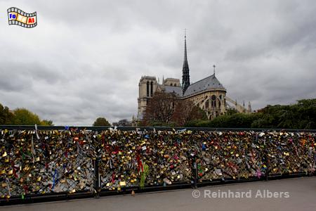 Die Pont de l'Archevch mit Liebesschlssern., Paris, Pont, Archevch, Liebesschlsser, Notre-Dame, Albers, Foto, foreal,
