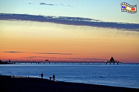 Abendrot am Strand von Ahlbeck mit der Seebrücke von Heringsdorf im Hintergrund., Mecklenburg, Vorpommern, Ahlbeck, Usedom, Seebrücke, Heringsdorf, Albers, Foto, foreal,