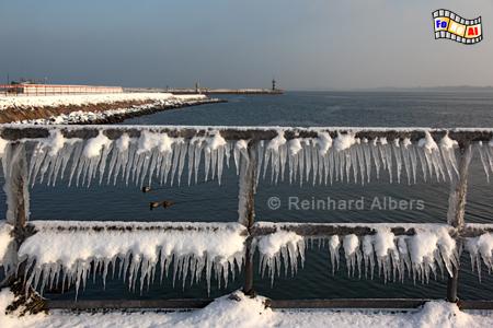 Travemnde im Winter., Schleswig-Holstein, Ostseekste, Seebrcke, Eiszapfen, Travemnde, Albers, Foto, foreal,