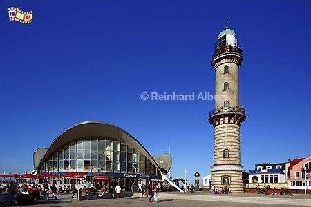 Warnemnde - Leuchtturm und Teepott., Ostseekste, Warnemnde, Leuchtturm, Teepott, Albers, Foto, foreal, Mecklenburg,