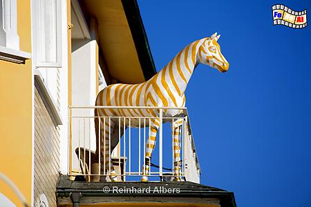Westerland - Pferdeskulptur auf einem Balkon in der Friedrichstrae, 