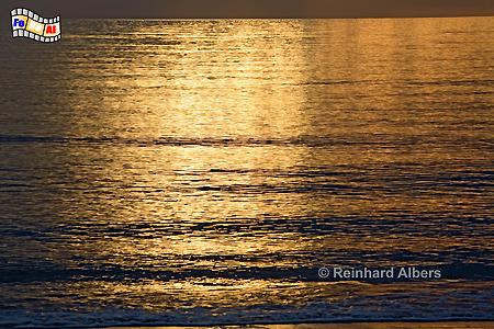 Sylt - Spiegelung des Sonnenunterganges im Meer., Sylt, Spiegelung, Abendrot, Strand, Kueste, foreal, Albers, Sonnenuntergang, 