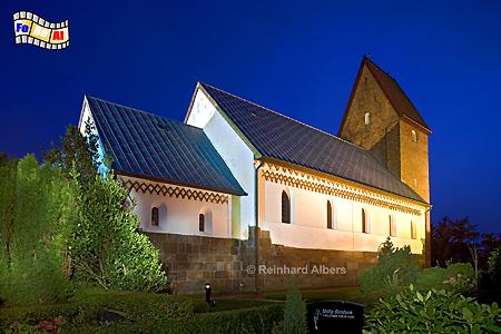 Blaue Stunde an der Kirche St. Severin in Keitum., Sylt, Keitum, Kirche, Severin, foreal, Albers,
