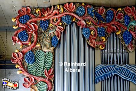 Bunte Holzschnitzereien an der Orgel in der St. Severin-Kirche in Keitum., Sylt, Keitum, Kirche, Severin, foreal, Albers,